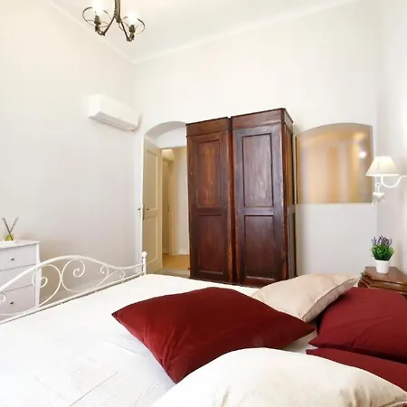 Breathe Liguria - Lucy 1 Bedroom And 1 In A Newly Renovated Nineteenth-century Building In The Historic Center Near The Sea 3* La Spezia
