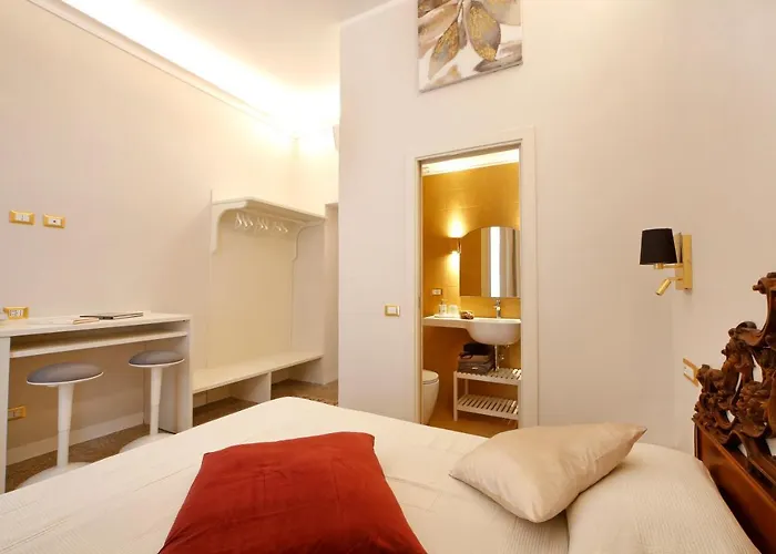 Penzion Breathe Liguria - Lucy 1 Bedroom And 1 In A Newly Renovated Nineteenth-century Building In The Historic Center Near The Sea